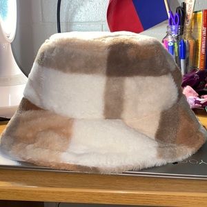 Fluffy bucket hat